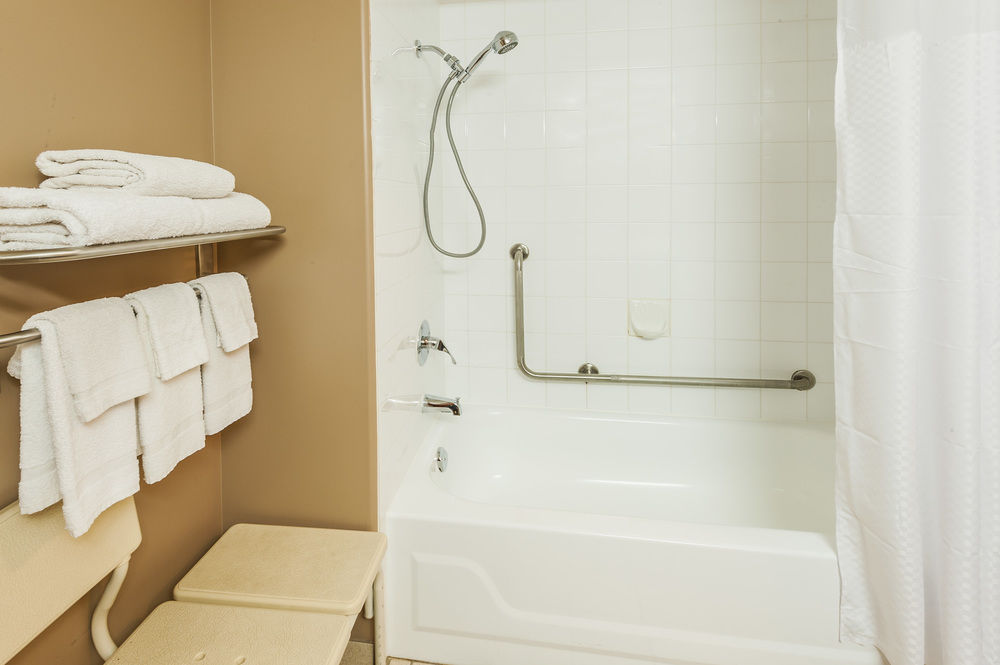 SUPER 8 BY WYNDHAM CALGARY/AIRPORT in Calgary