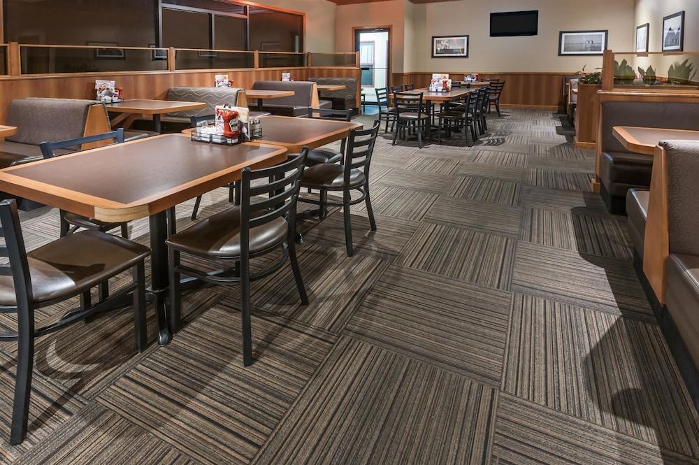 SUPER 8 BY WYNDHAM EDMONTON/WEST in Edmonton