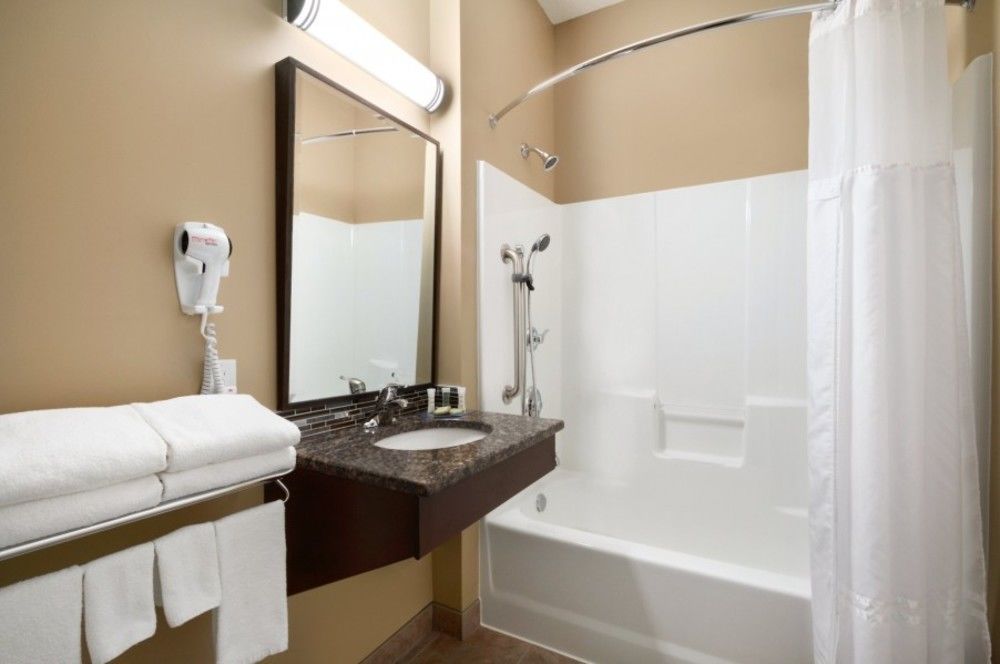 SUPER 8 BY WYNDHAM REGINA in Regina, Sk