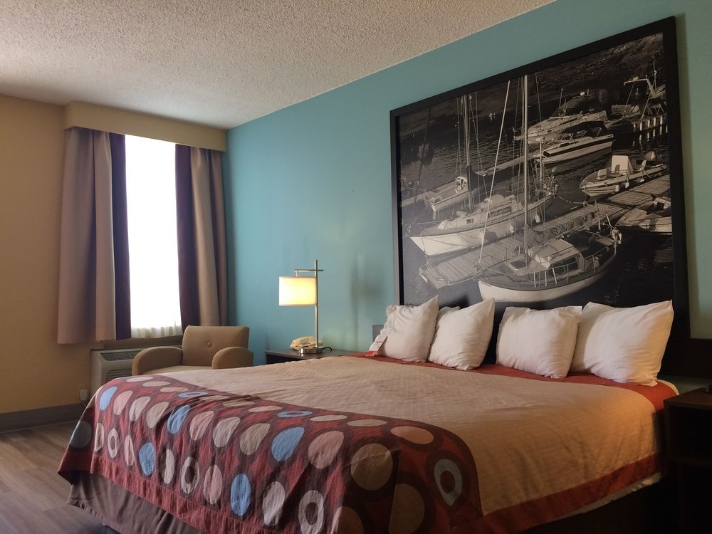 SUPER 8 BY WYNDHAM THUNDER BAY in Thunder Bay, On