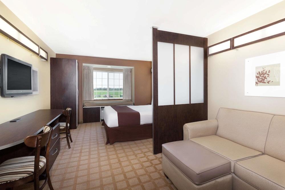 MICROTEL INN & SUITES BY WYNDHAM BREAUX BRIDGE in Breaux Bridge, La