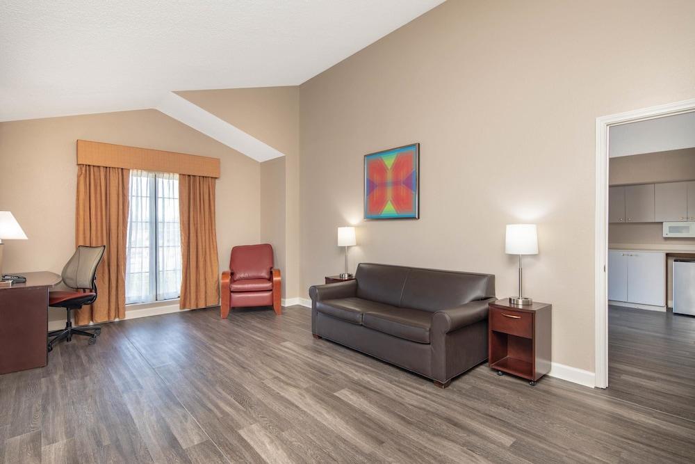 BAYMONT BY WYNDHAM MARIETTA/ATLANTA NORTH in Marieta, Ga