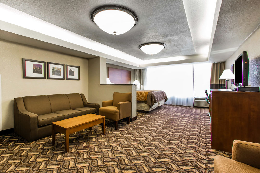 AmericInn by Wyndham Memphis East in Memphis