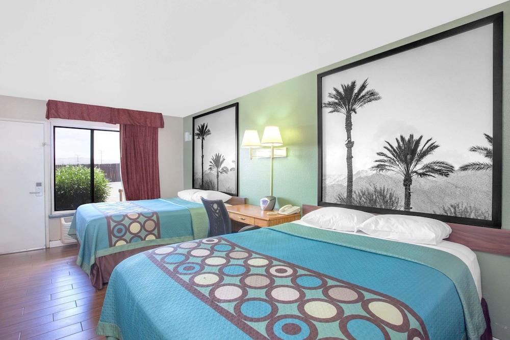 SUPER 8 BY WYNDHAM BARSTOW in Barstow, Ca