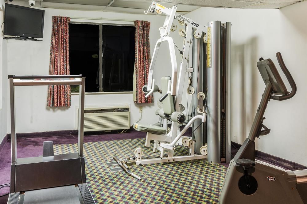 SUPER 8 BY WYNDHAM GARLAND NORTH DALLAS AREA in Garland, Tx
