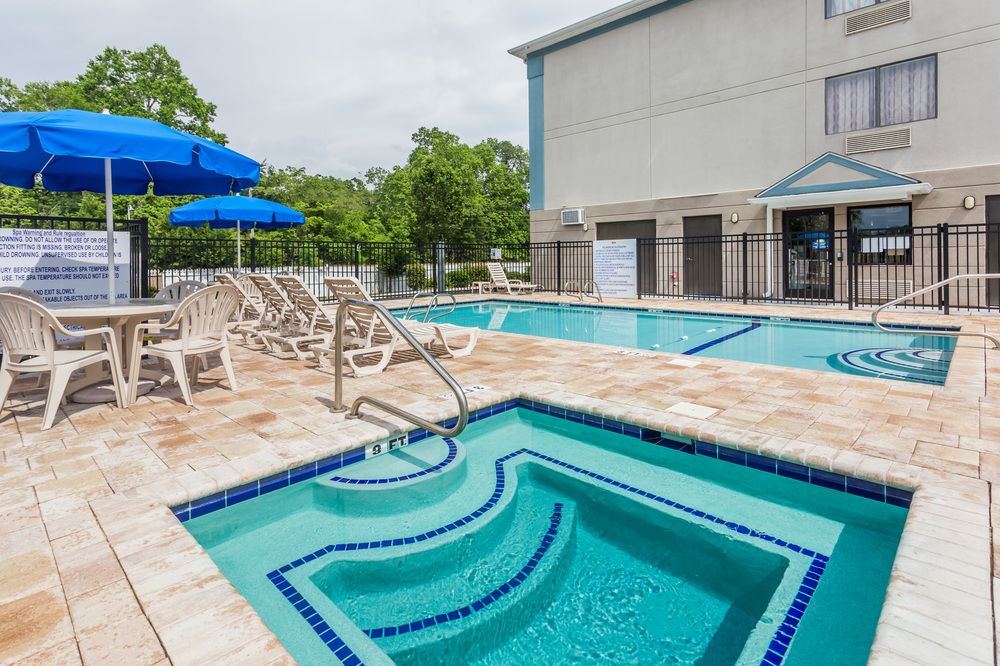 DAYS INN BY WYNDHAM JESUP in Jesup, Ga