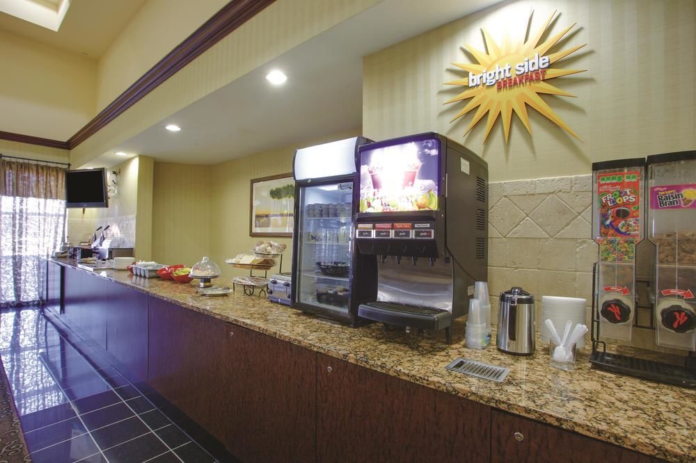 LA QUINTA INN & SUITES BY WYNDHAM NEWARK - ELKTON in Elkton, Md
