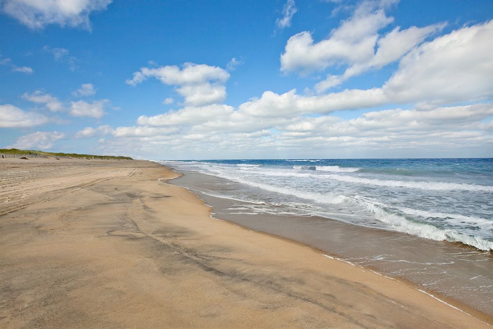 DAYS INN BY WYNDHAM KILL DEVIL HILLS OCEANFRONT - WILBUR in Kill Devil Hills