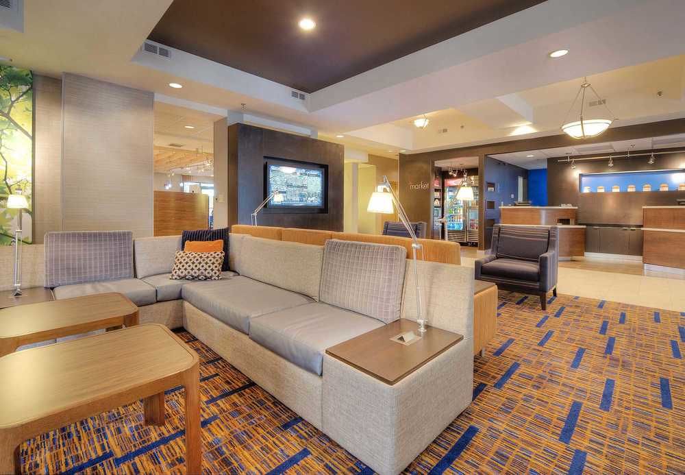 COURTYARD BY MARRIOTT RALEIGH CRABTREE VALLEY in Raleigh, Nc