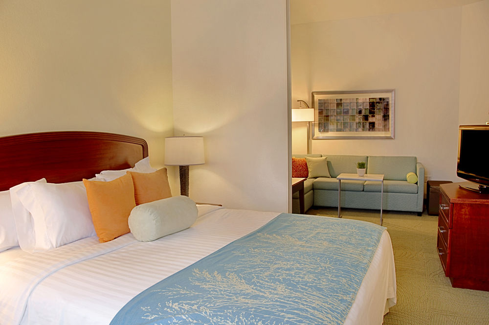 SPRINGHILL SUITES BY MARRIOTT TAMPA WESTSHORE AIRPORT in Tampa, Fl