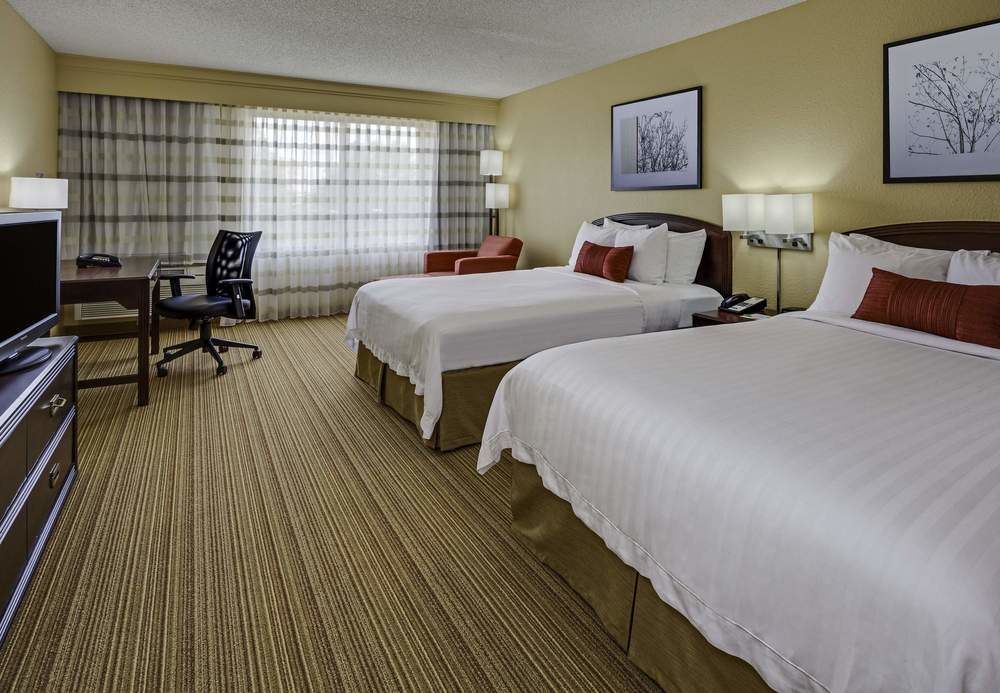 COURTYARD BY MARRIOTT TAMPA BRANDON in Tampa, Fl