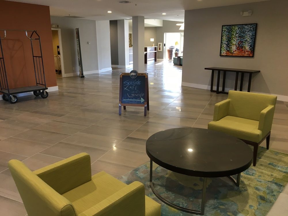 HOLIDAY INN HOTEL & SUITES ON THE OCEAN in Daytona Beach,Fl