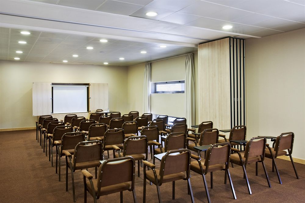HOLIDAY INN EXPRESS LISBON-OEIRAS in Oeiras