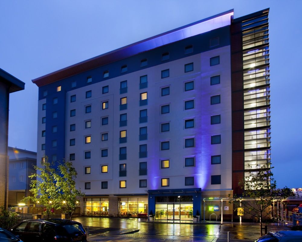 HOLIDAY INN EXPRESS SLOUGH in Slough
