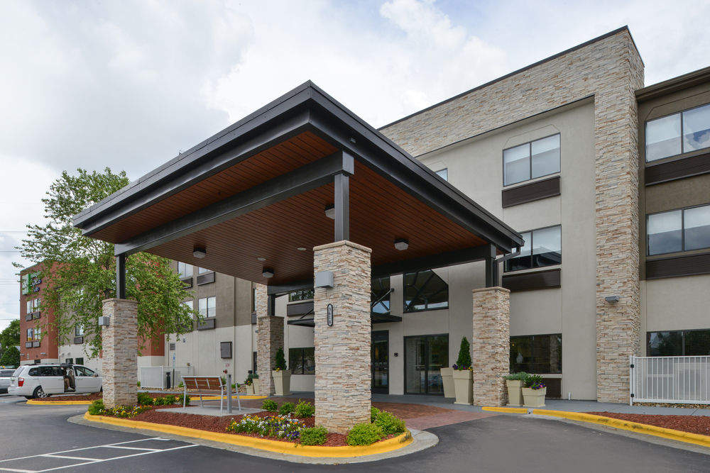 HOLIDAY INN EXPRESS & SUITES RALEIGH NE - MEDICAL CTR AREA in Raleigh, Nc