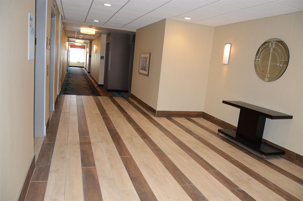 HOLIDAY INN EXPRESS CHEEKTOWAGA NORTH EAST in Buffalo, Ny