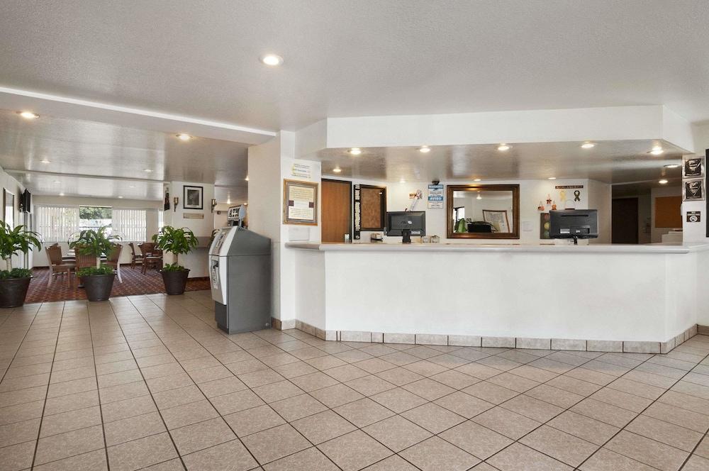 Super 8 by Wyndham Austin North/University Area in Austin, Tx