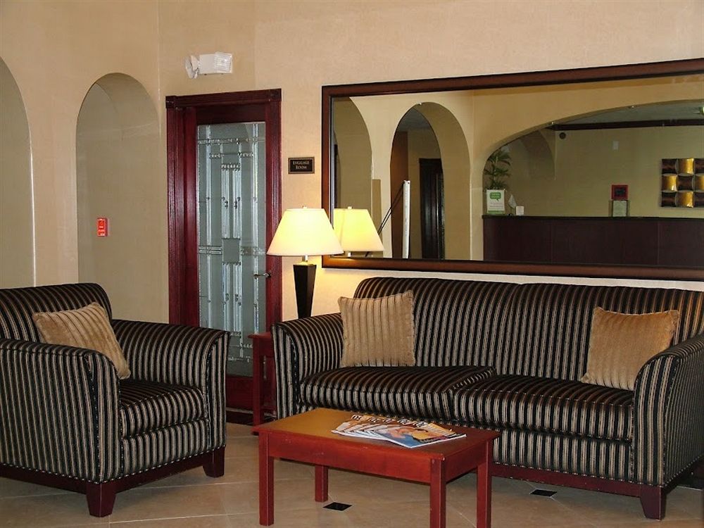 Holiday Inn Express Anaheim West in Anaheim