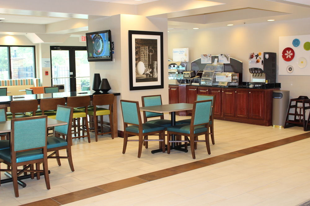 Holiday Inn Express & Suites Mobile West - I-10 in Mobile