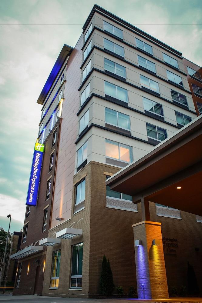 Holiday Inn Express & Suites Louisville Downtown in Louisville, Ky