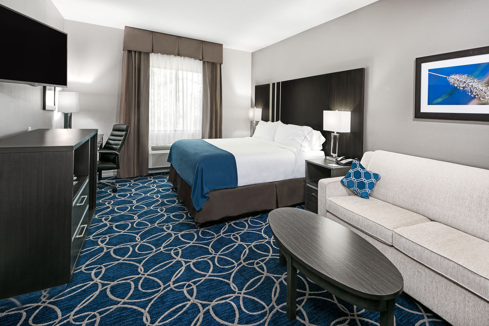 Holiday Inn Express & Suites Houston Intercontinental Arpt in Houston, Tx