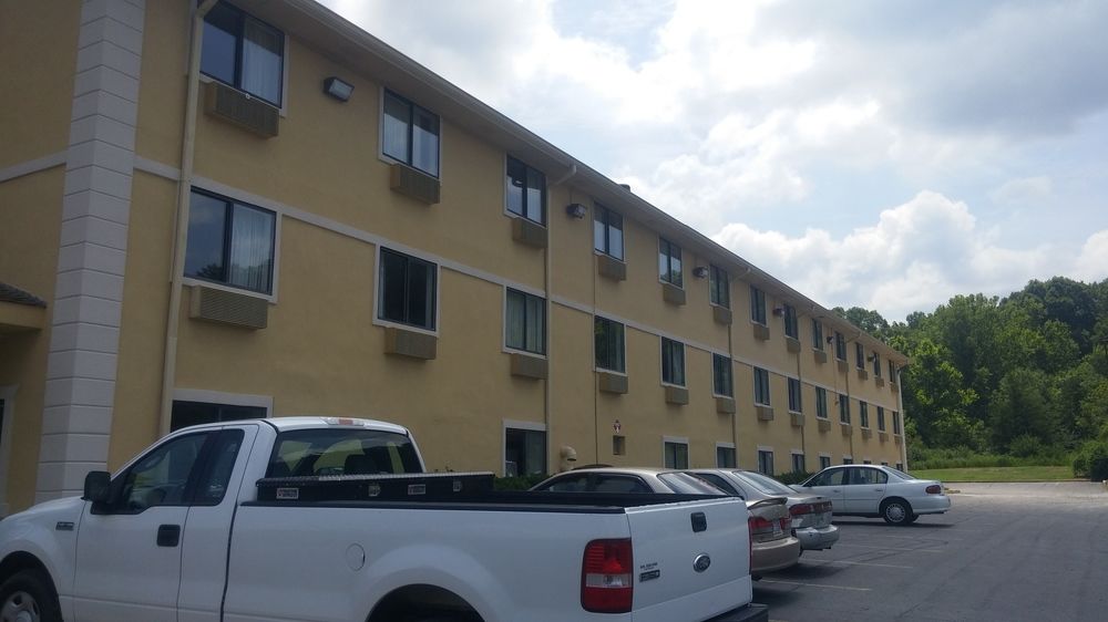 Super 8 by Wyndham Chattanooga Lookout Mountain TN in Chattanooga, Tn