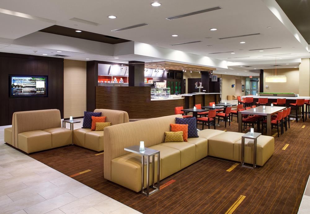 Courtyard by Marriott London in London