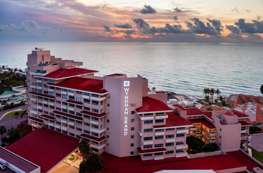 WYNDHAM GRAND CANCUN ALL-INCLUSIVE RESORT & VILLAS in Cancun