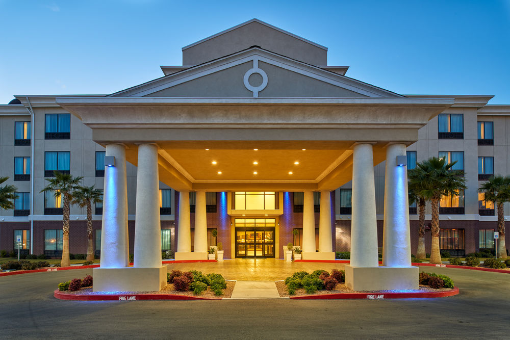 HOLIDAY INN EXPRESS & SUITES EL PASO AIRPORT in El Paso, Tx