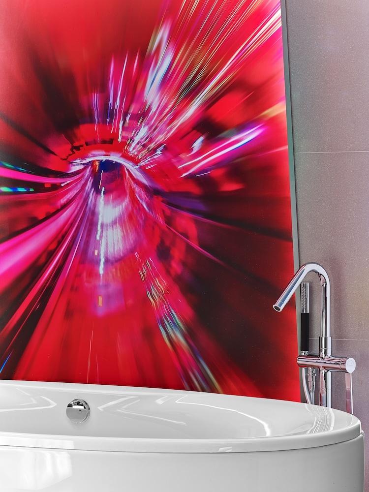 V Hotel Dubai, Curio Collection by Hilton in Dubai