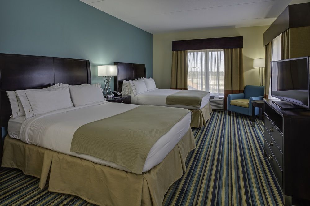 HOLIDAY INN EXPRESS & SUITES ORLANDO EAST-UCF AREA in Orlando