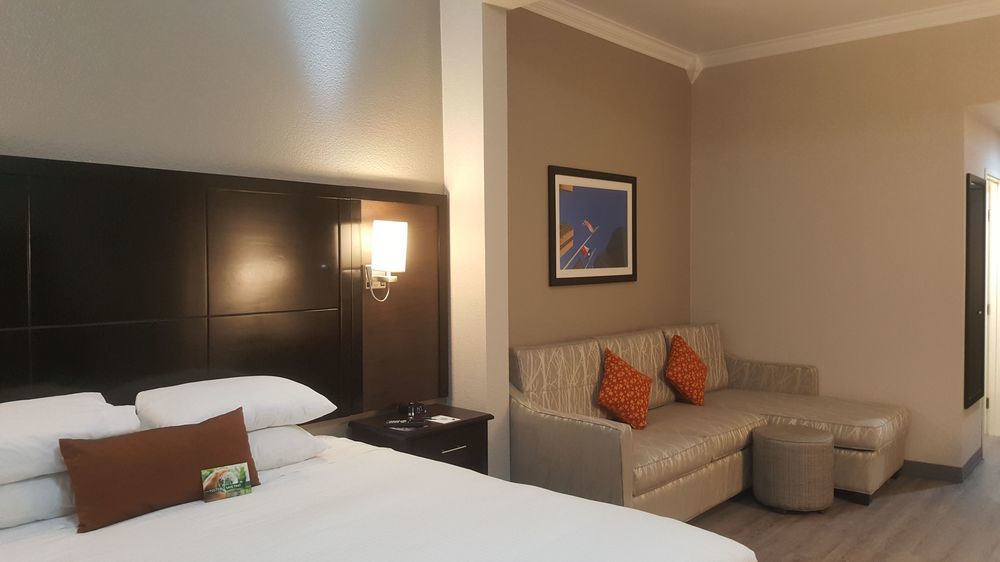 Wingate by Wyndham Dallas Love Field in Dallas, Tx