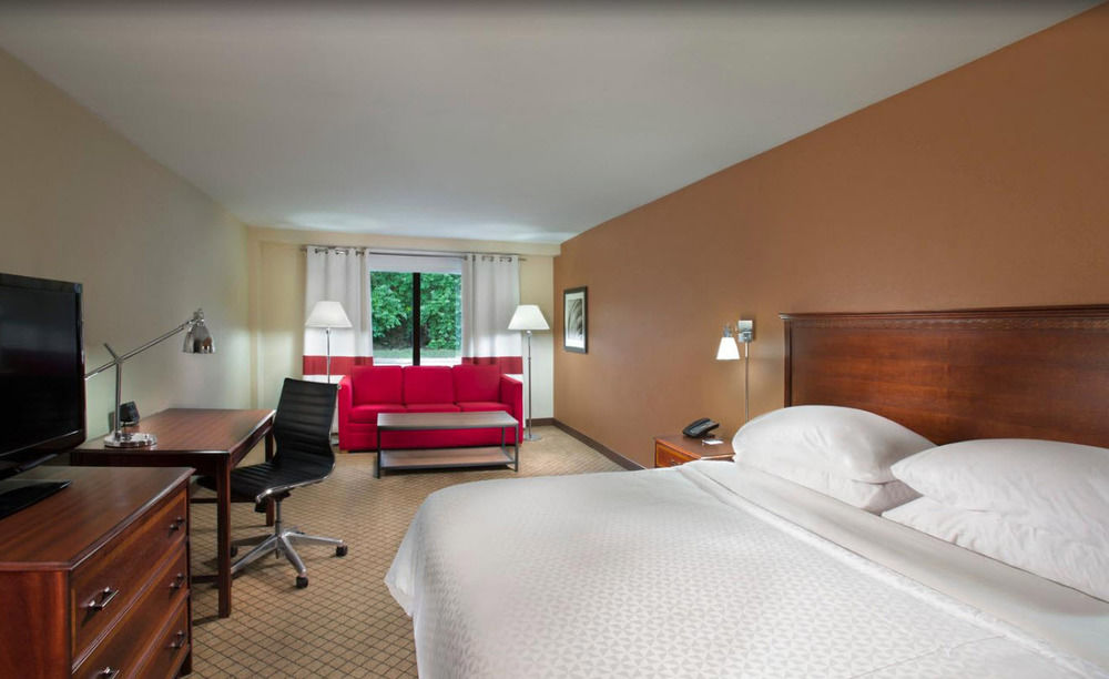 FOUR POINTS BY SHERATON KANSAS CITY - SPORTS COMPLEX in Kansas City, Mo