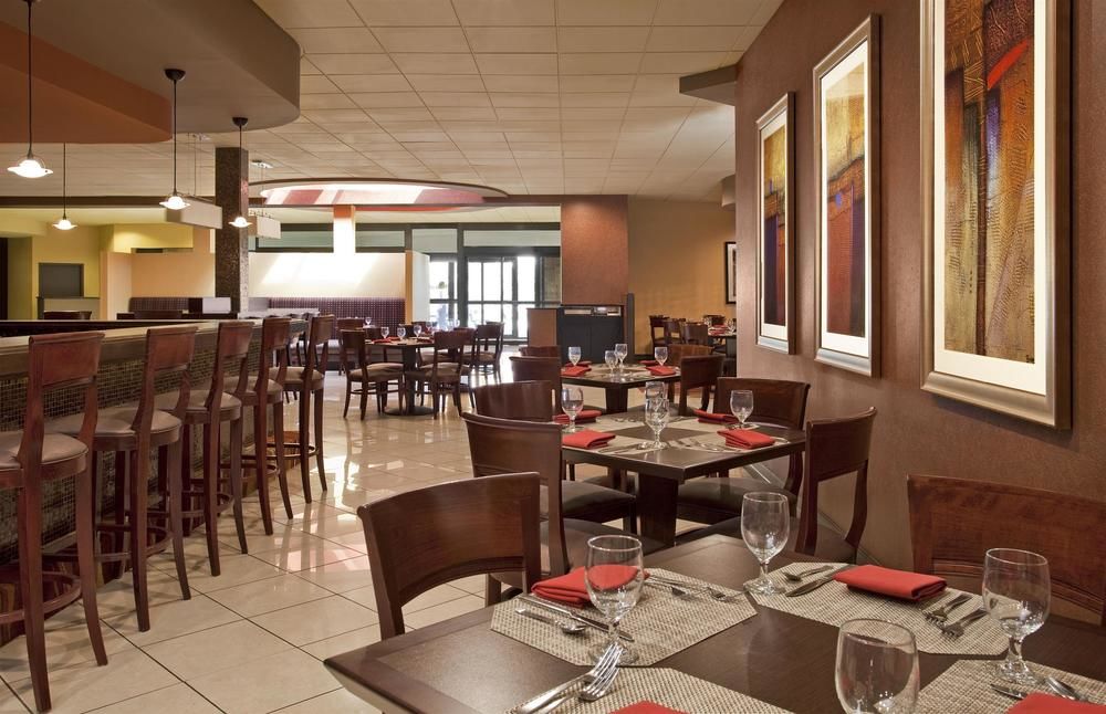 FOUR POINTS BY SHERATON MILWAUKEE NORTH SHORE in Milwaukee