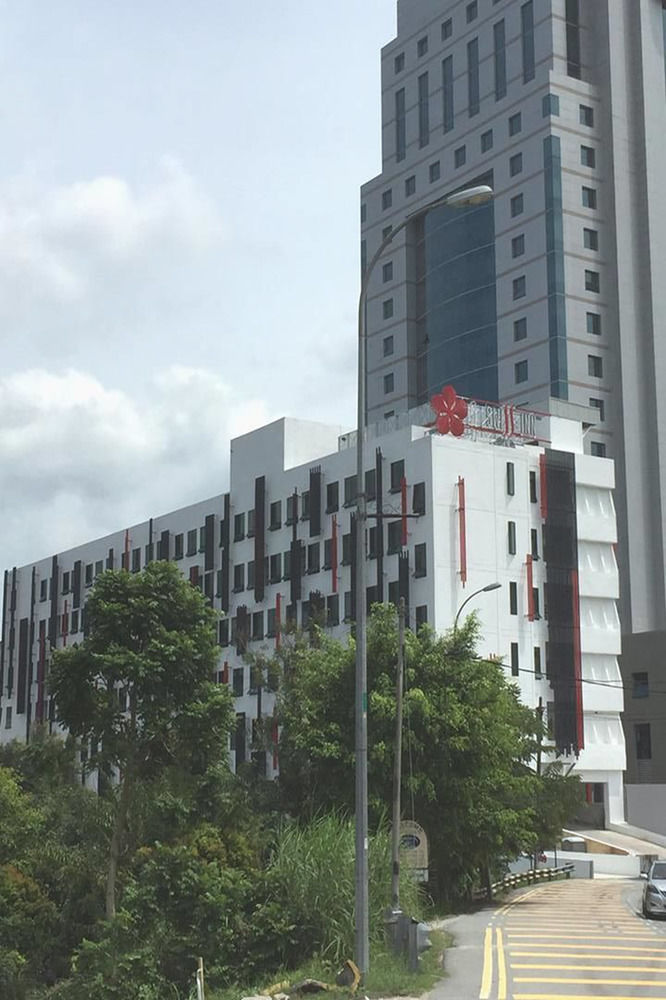 Holiday Inn Express & Suites Johor Bahru in Johor Bahru