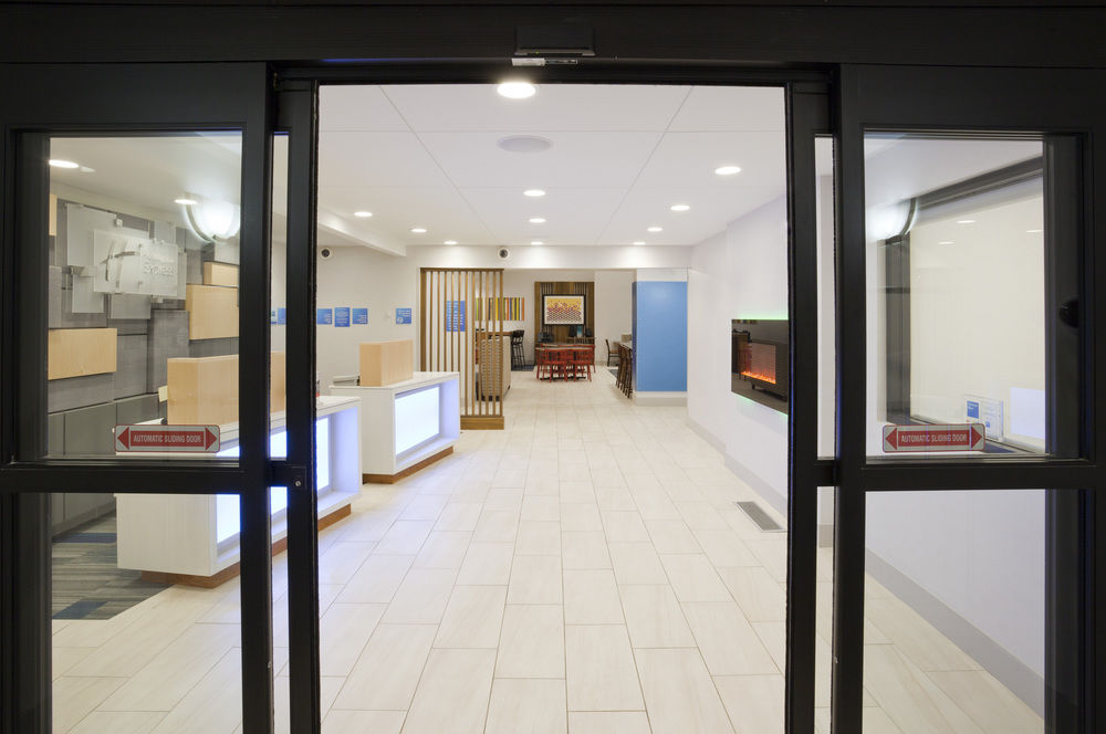 HOLIDAY INN EXPRESS & SUITES MINNEAPOLIS (GOLDEN VALLEY) in Minneapolis / St. Paul