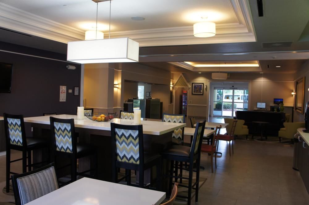 La Quinta Inn & Suites by Wyndham Tomball in Tomball, Tx