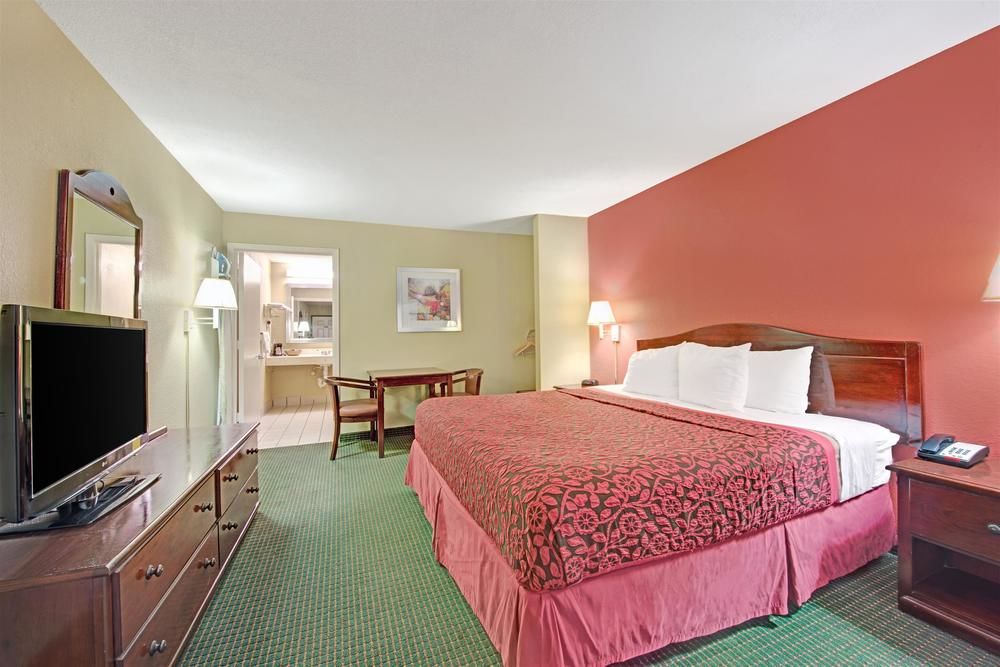 Days Inn by Wyndham San Antonio Near Fiesta Park in San Antonio,Tx