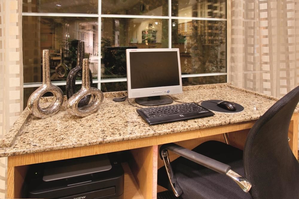 La Quinta Inn & Suites by Wyndham Colorado Springs South AP in Colorado Springs