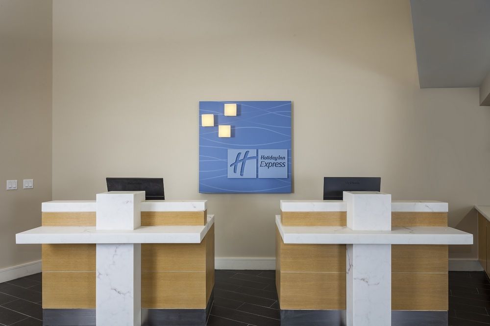 Holiday Inn Express & Suites La Jolla ¿ Windansea Beach by IHG in San Diego, Ca