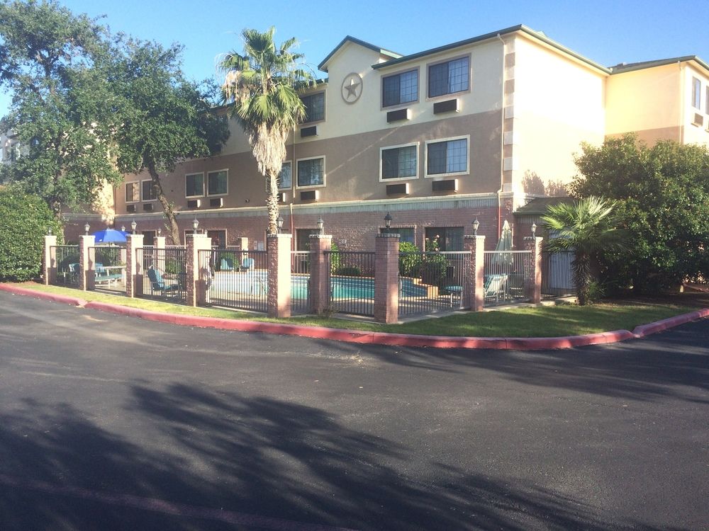 Days Inn by Wyndham Suites San Antonio North/Stone Oak in San Antonio,Tx