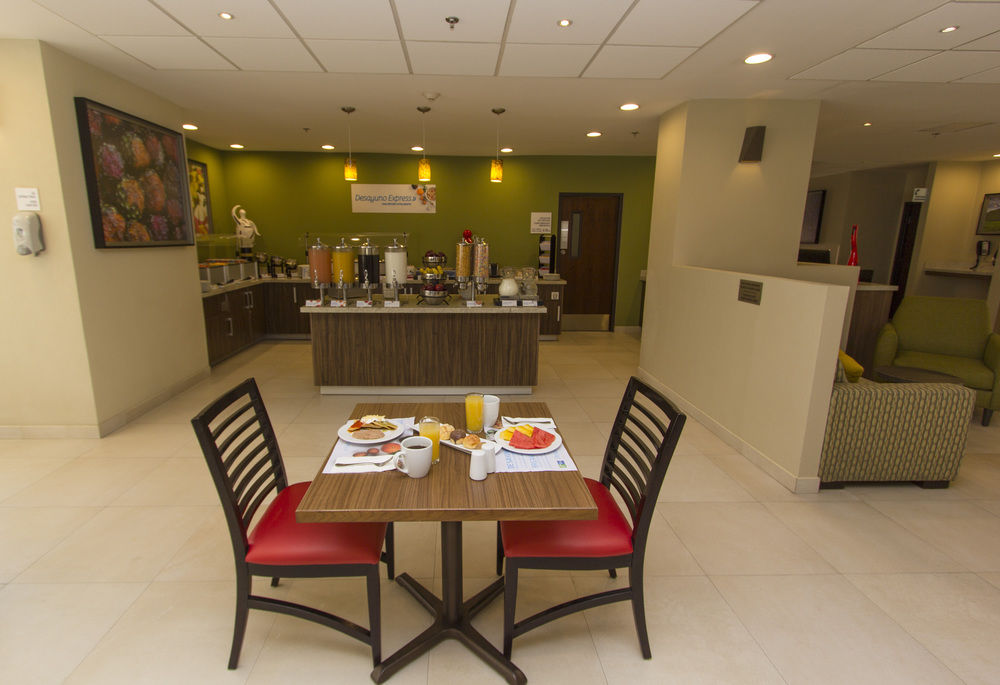 Holiday Inn Express Guadalajara Aeropuerto by IHG in Guadalajara (Mexico)