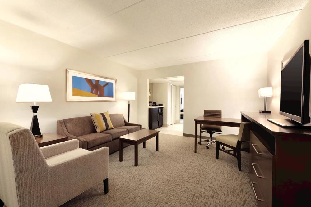 Embassy Suites by Hilton Milwaukee Brookfield in Brookfield, Wi