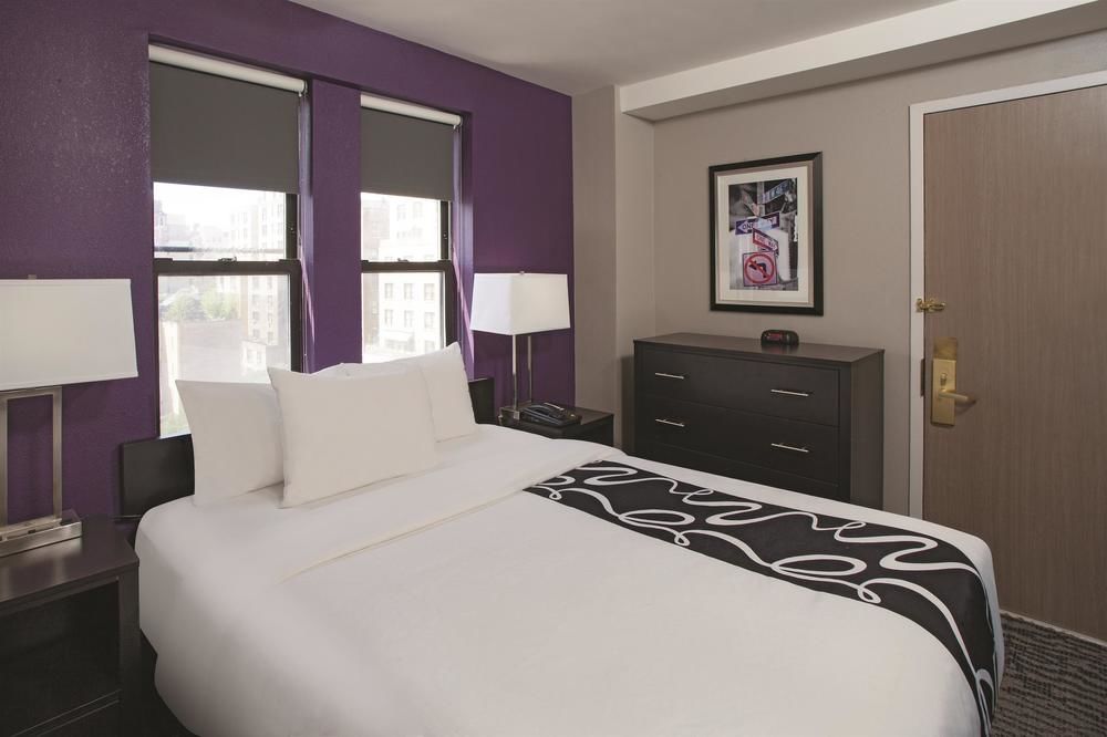 La Quinta Inn & Suites by Wyndham New York City Central Park in New York, Ny