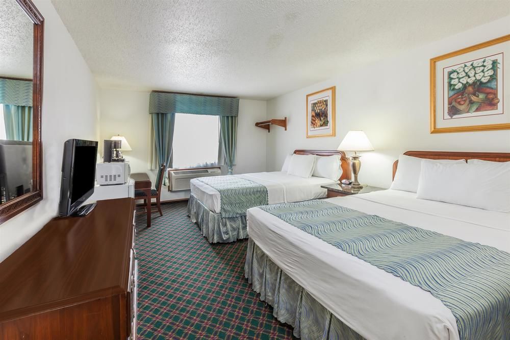 Super 8 By Wyndham Irving DFD Airport/South in Irving
