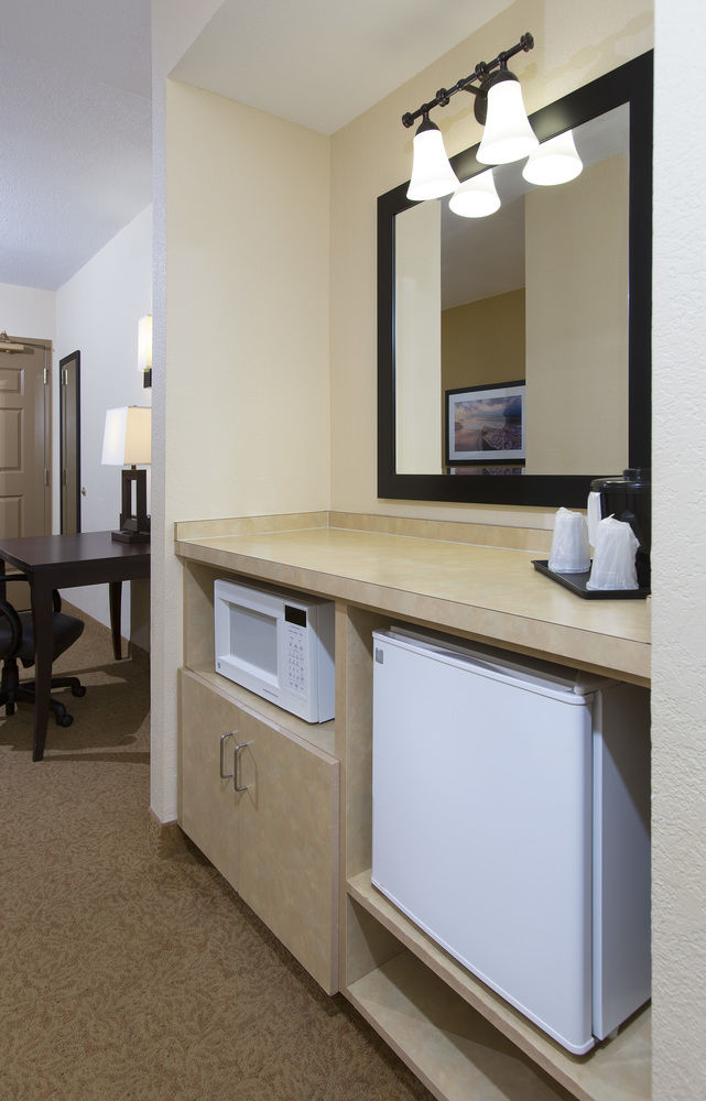 Holiday Inn Express & Suites S Lake Buena Vista in Kissimmee, Fl