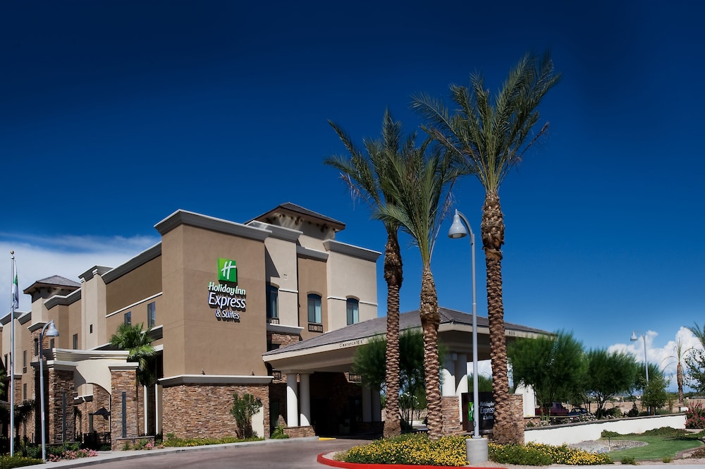 Holiday Inn Express & Suites Phoenix - Glendale Sports Dist By IHG in Glendale-Az