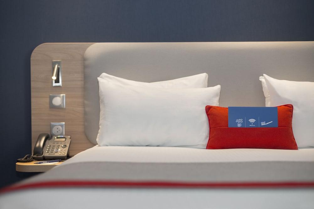 Holiday Inn Express Paris Velizy in Paris