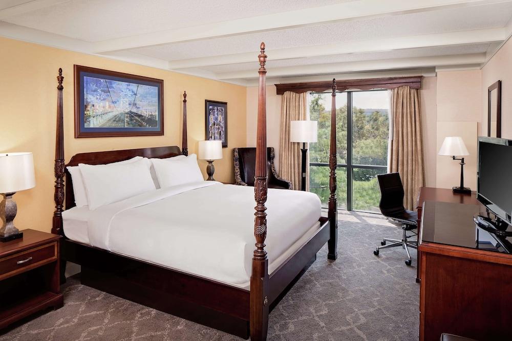 Desmond Hotel Malvern, a DoubleTree by Hilton in Malvern, Pa
