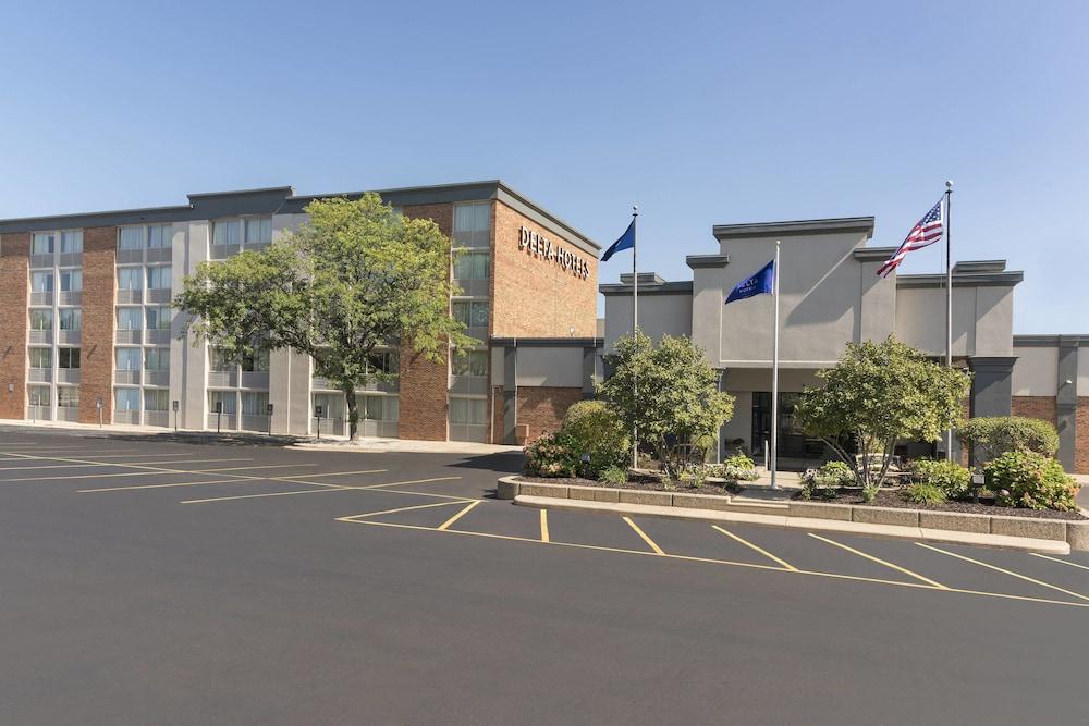 Delta Hotels By Marriott Grand Rapids Airport in Grand Rapids, Mi
